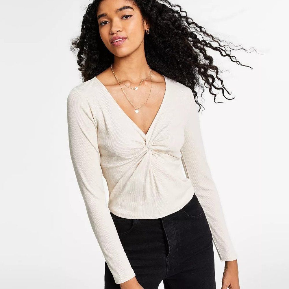 Hippie Rose Juniors' Twist Front Top